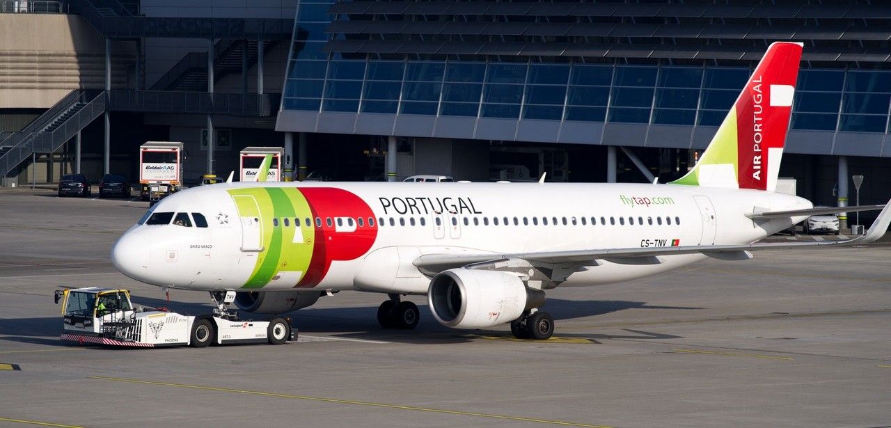 TAP Air Portugal erneut als beste Fluggesellschaft für Südamerika und Afrika (Foto: AdobeStock - Michael Derrer Fuchs 482881661_Editorial_Use_Only)