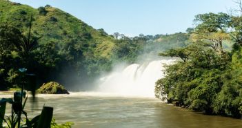 Voith rüstet Großwasserkraftwerk in Angola aus (Foto: AdobeStock - Mauro 306931287)