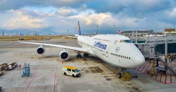 Lufthansa reagiert auf Nahostkonflikt mit Direktflügen nach Asien (Foto: AdobeStock -  Heorshe - 355774199)
